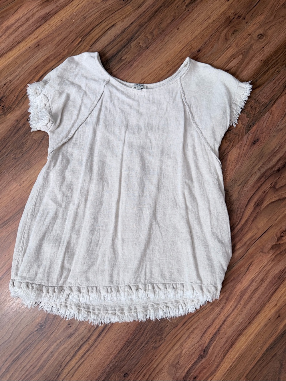 Women's Cream Fringe-Hem Short Sleeve Top